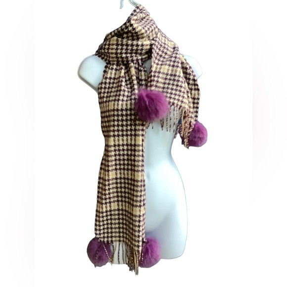 Scarf - Picture 1 of 4